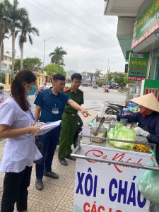 UBND phường Hoành Bồ ra quân kiểm tra ATTP tháng hành động năm 2025